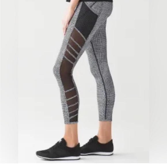 Lululemon Athletica Wild And Free Tight Fall Net Leggings, size 2 - Picture 1 of 9